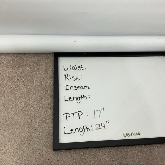 Venus Lace Bell Sleeve Sweater Top Size Medium - Picture 6 of 6